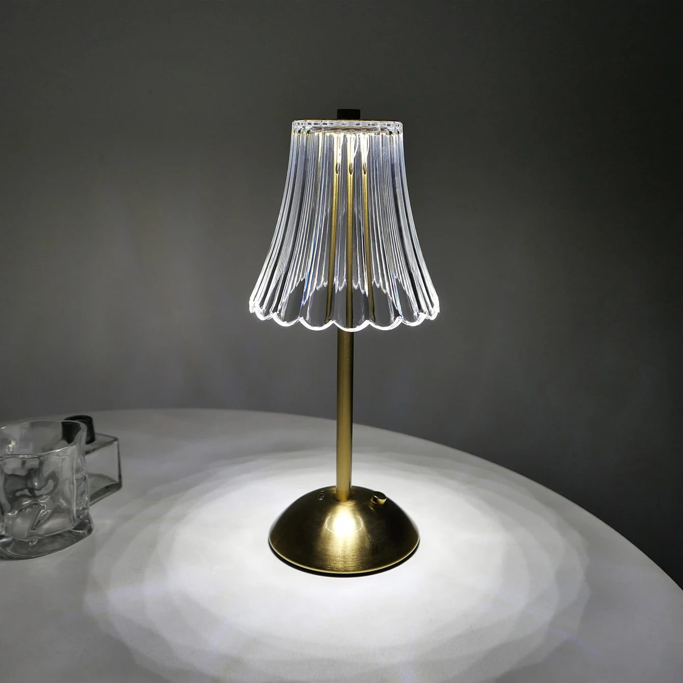 Table lamp bedroom, bedside lamp light luxury diamond crystal lamp high-end atmosphere lamp charging touch small night lamp